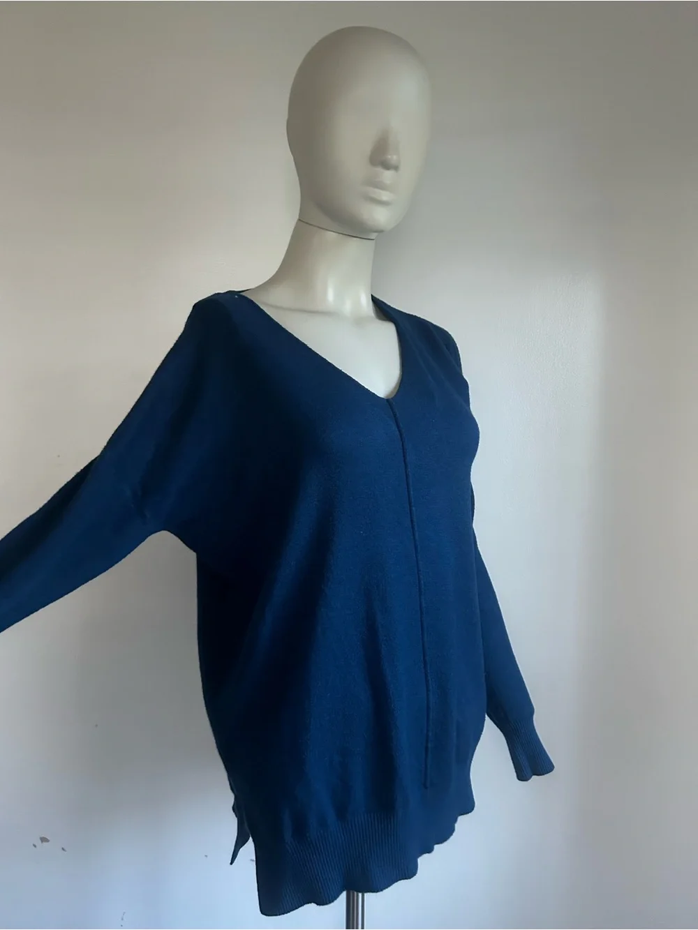xenana knit fuzzy s/M Blue V-Neck Women's Sweater